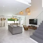 Casa John Lisboa-piscine Chauffée En Option Villa