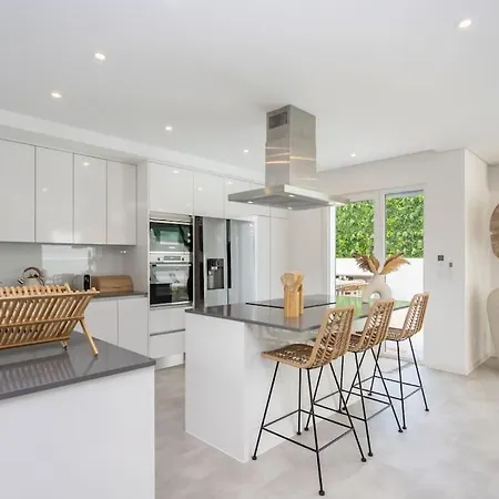 Casa John Lisboa-piscine Chauffée En Option Villa *