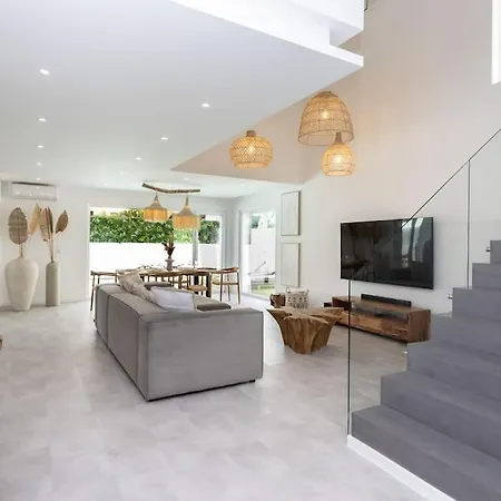 Casa John Lisboa-piscine Chauffée En Option Villa